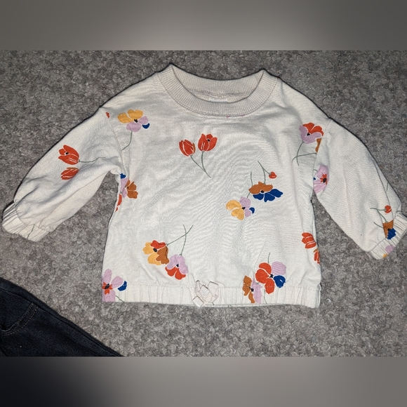 3 piece set from Carter's. Baby girls size 3 months. - Picture 4 of 6